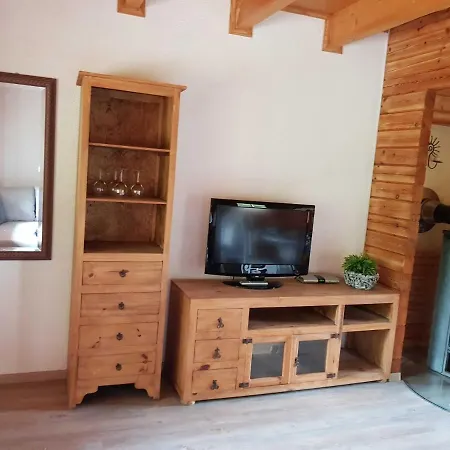 Blockhaus Mit Fahrraedern Canow