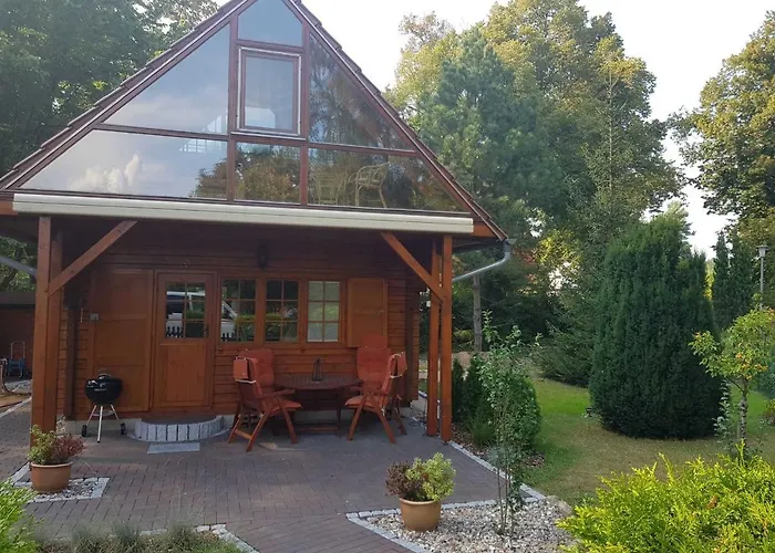 Blockhaus Mit Fahrraedern 度假居 Canow
