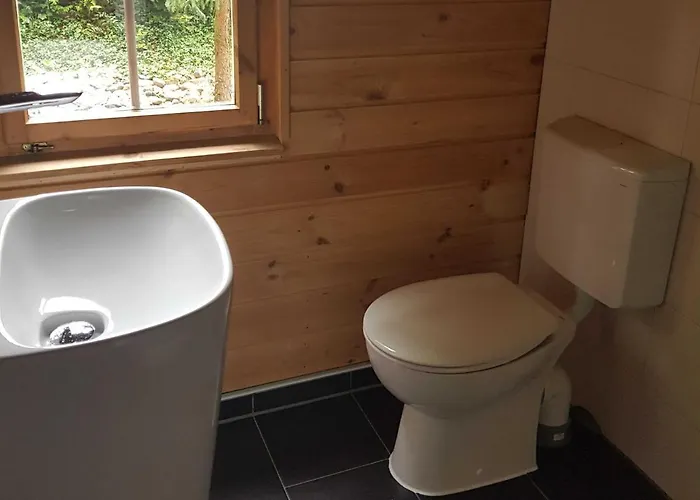 度假居 Blockhaus Mit Fahrraedern Canow