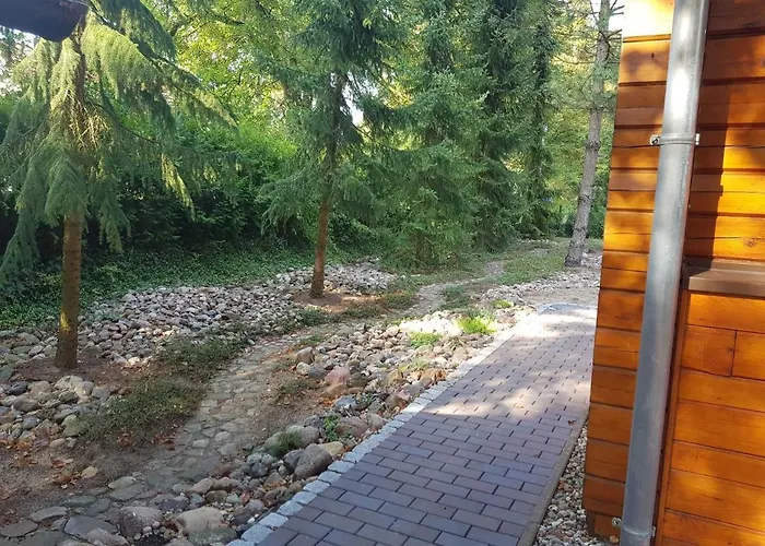 Blockhaus Mit Fahrraedern 度假居 Canow
